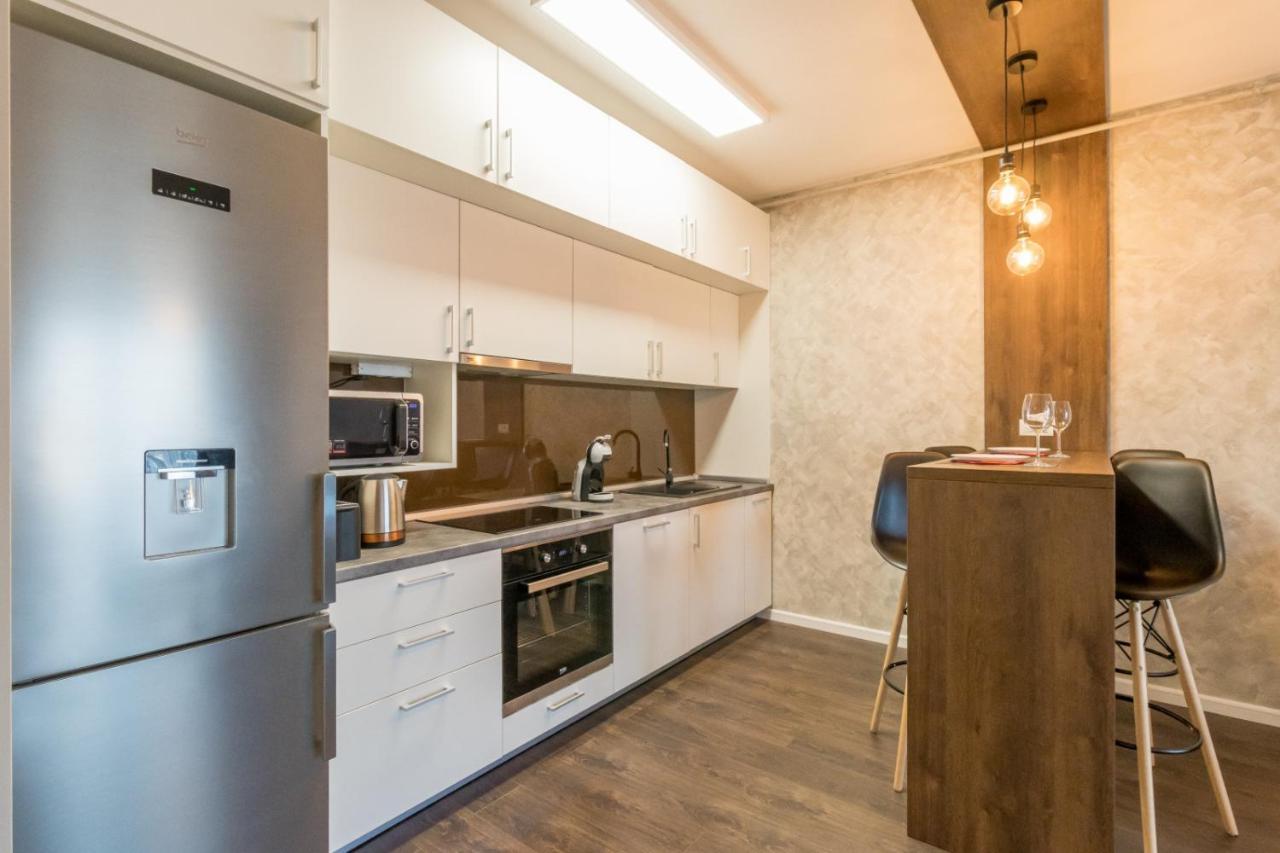 Modern Downtown Apartment Cluj-Napoca Exteriör bild